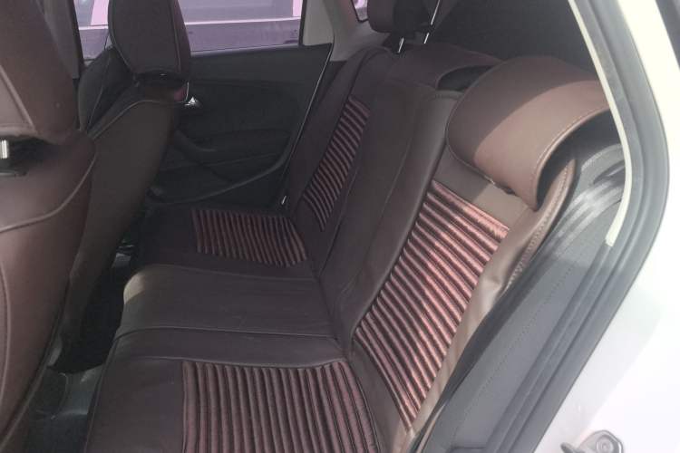 Used Volkswagen Polo 2016 1.6L Automatic Comfort Model
