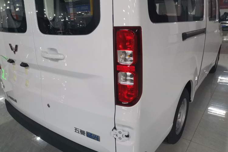 Used Wuling Yangguang 
