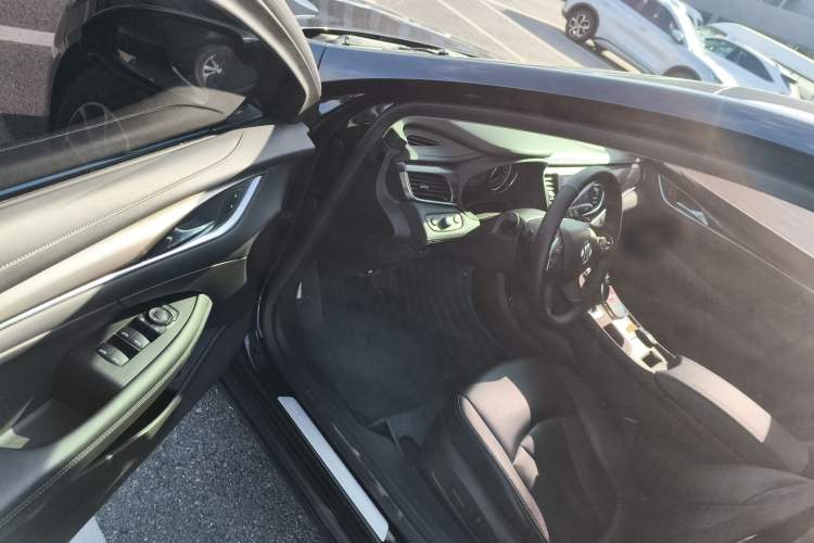 Used Buick LaCrosse 2019 28T Luxury Model
