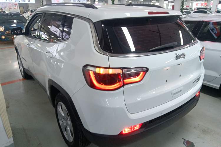 Used  Compass 2017 200T Automatic Family Edition
