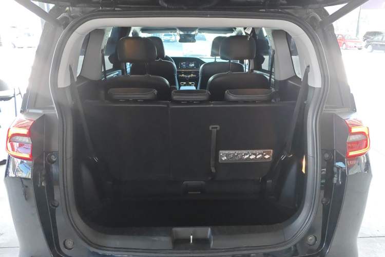 Used GAC Trumpchi M6 2023 PRO 270T DCT Luxury Edition
