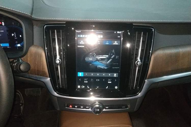 Used Volvo S90 2025 B5 Zhiya Luxury Edition
