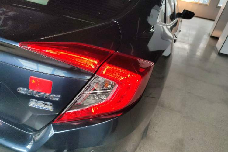 Used Honda Civic 2016 220TURBO CVT Luxury Edition
