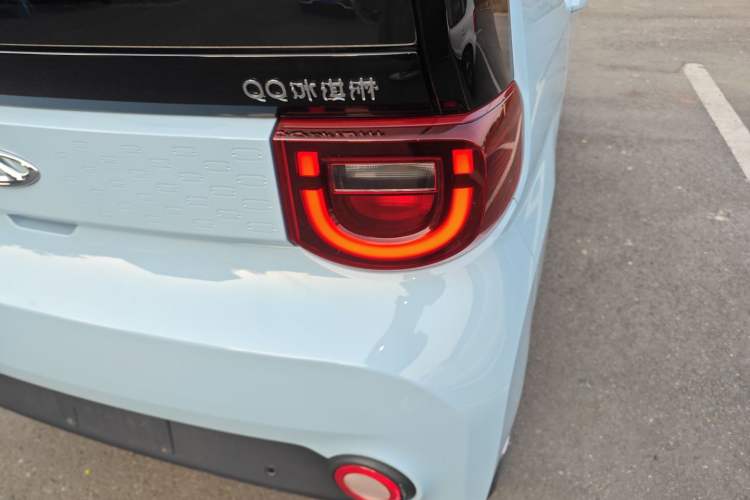 Used Chery QQ Ice Cream 2022 170km Sundae Phosphate Lithium-Ion
