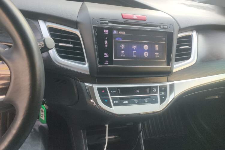 Used Honda Jade 2013 1.8L automatic Comfort version 5 seats