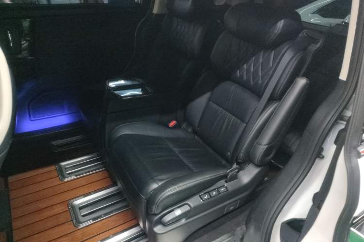 Used Honda Elysion 2019 2.0L Hybrid Luxury Edition