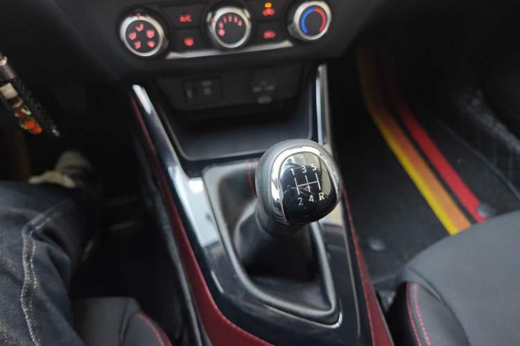 Used Nissan Lannia 2016 1.6L Manual Cool Edition