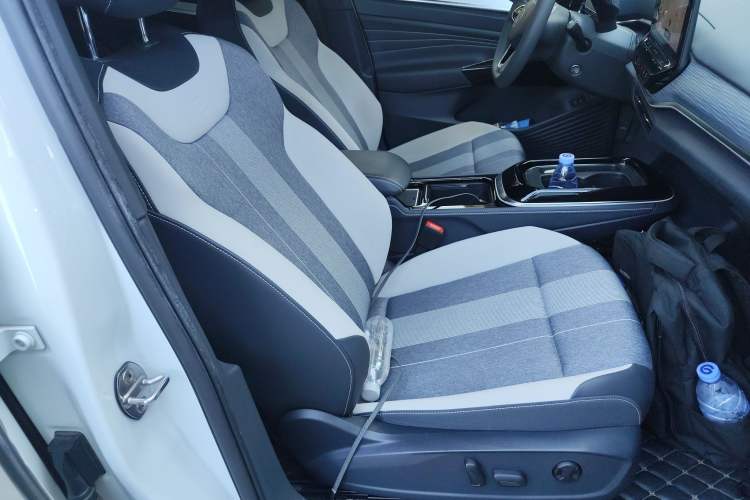 Used Volkswagen ID.4 CROZZ 2021 Long-Range PURE+ Two-Wheel Drive Version
