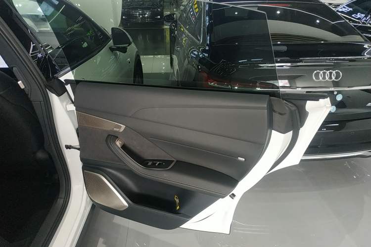 Used ONVO L60 2024 60 kWh Rear-Drive Version
