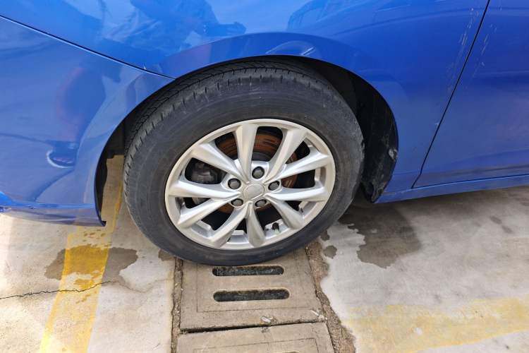 Used Roewe i5 2020 1.5L Manual 4G Connect Luxury Edition
