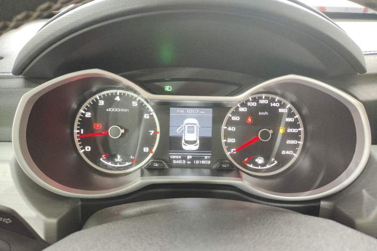 Used Geely Auto Emgrand X7 Sport 2016 1.8TD Automatic ZhiShang Model
