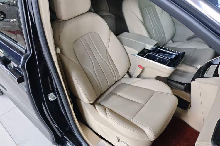 Used Buick GL8 New Energy 2025 Lu Shang Luxury Edition 7-Seater
