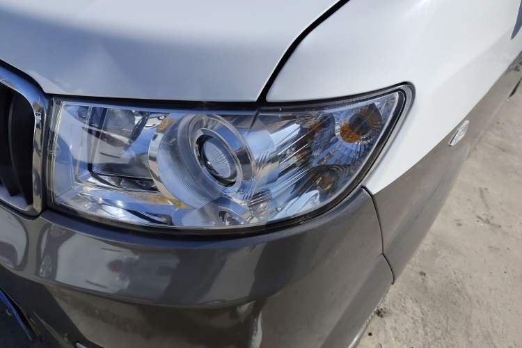 Used Jinbei Hiace X30 2021 1.5L Wealthy Single-Steaming Air-Conditioned Van China VI Standard SWC15M