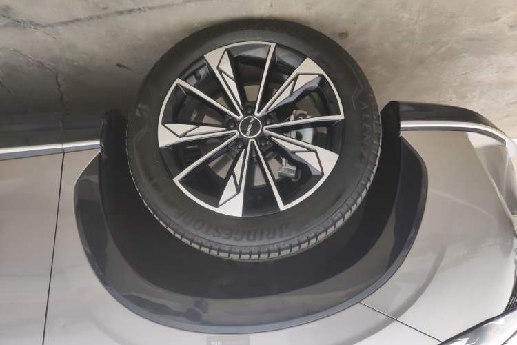 Used Roewe RX5 2023 1.5T Luxury Sliding-Screen Version
