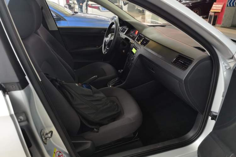 Used Volkswagen Santana 2013 1.6L Automatic Fashion Edition