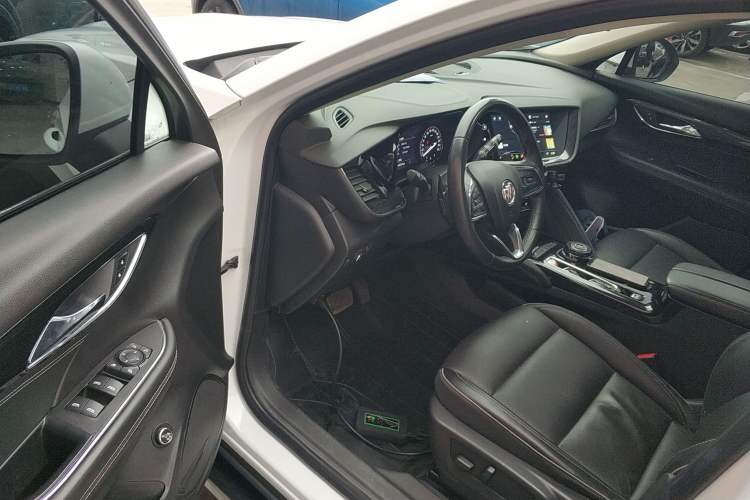 Used Buick Envision 2022 Facelift Encore S 652T Two-Wheel-Drive Luxury Model
