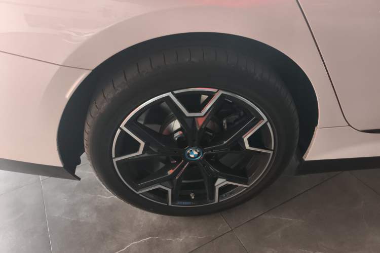Used BMW i3 2024 eDrive 40 L Midnight Edition
