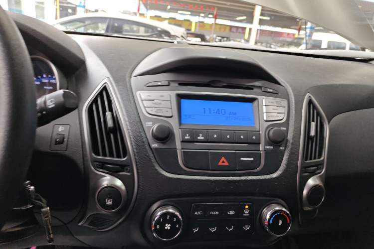 Used Hyundai ix35 2015 2.0L Manual Two-Wheel Drive Comfort Version China IV Standard
