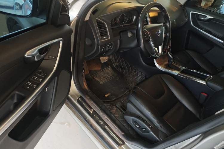 Used Volvo XC60 2015 T5 Smart Upgrade Model