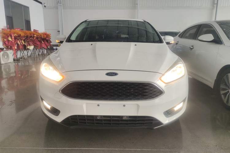 Used Ford Focus 2018 Hatchback Classic 1.6L Automatic Trendy SmartDrive Edition