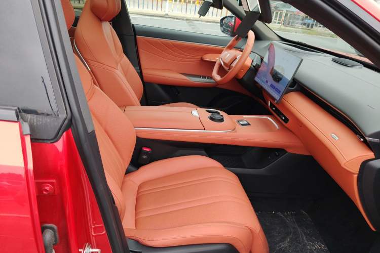 Used  S07 2024 215Max Range-Extended Version
