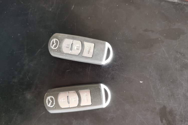 Used Mazda Mazda 3 Axela 2016 Sedan 1.5L Automatic Luxury Model
