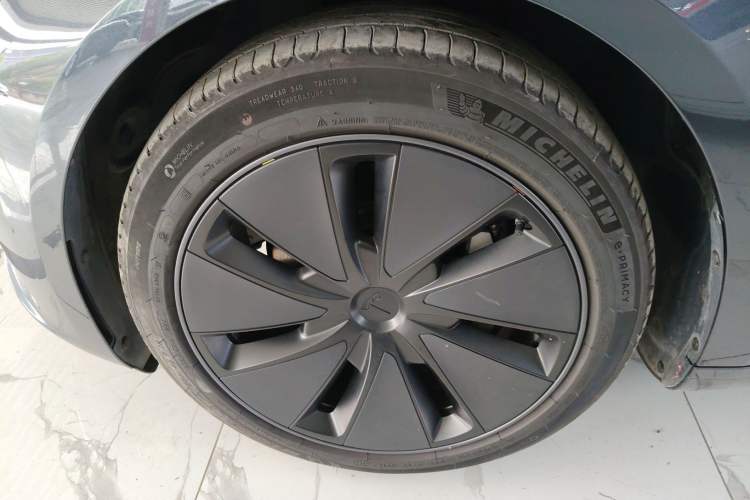 Used Tesla Model 3 2023 Long-Range All-Wheel-Drive Version
