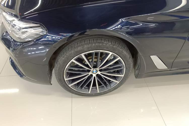 Used BMW 5 Series 2022 Second Facelift 530Li Leading Edition M Sport Package
