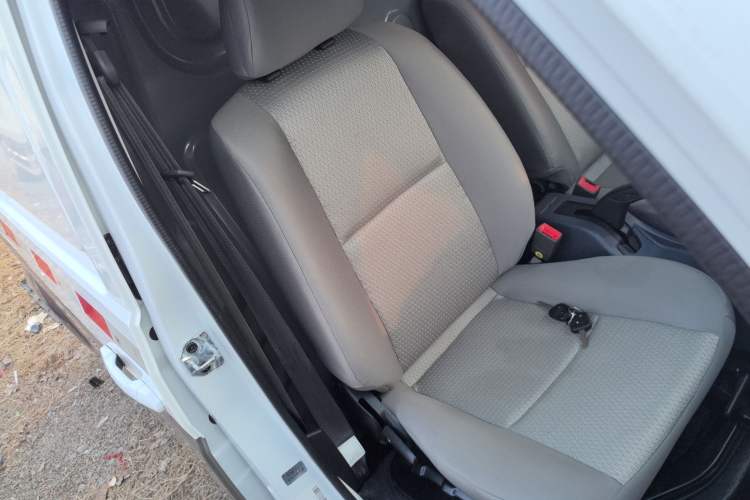 Used Jinbei Hiace X30 2021 1.5L Comfort Model Base Version (No Air Conditioning) Van China VI Standard SWC15M