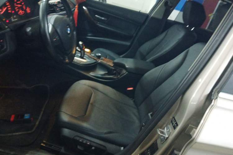 Used BMW 3 Series 2013 320Li Fashion Model
