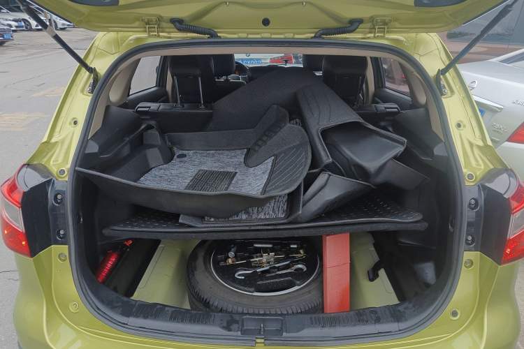 Used Suzuki S-Cross 2014 1.6L CVT Two-Wheel Drive Elite Version
