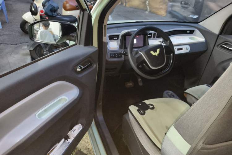 Used Wuling Hongguang MINIEV 2021 Macaron Premium Model – Lithium Iron Phosphate
