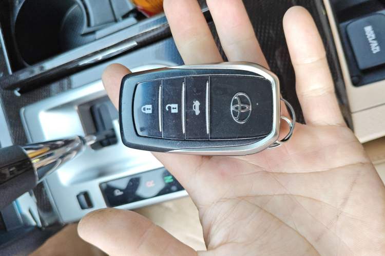 Used Toyota Camry 2012 Luxurious Edition 2.5HG Zunrui
