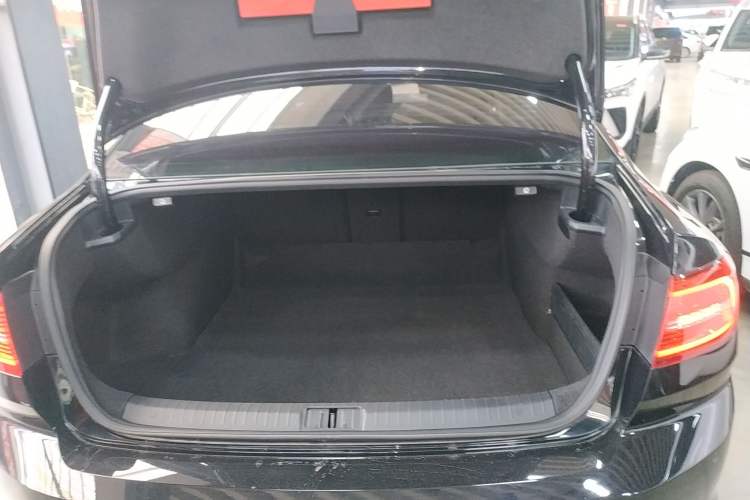 Used Volkswagen Magotan 2018 Facelift 330TSI DSG Luxury Model
