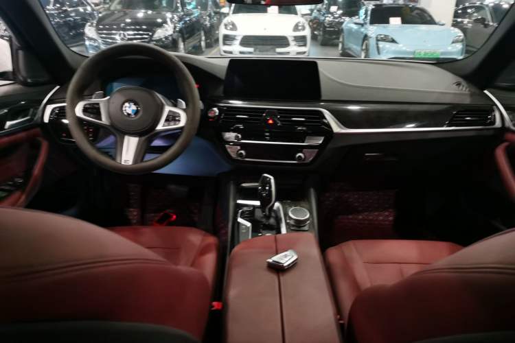 Used BMW 5 Series 2020 530Li Luxury Edition M Sport Package
