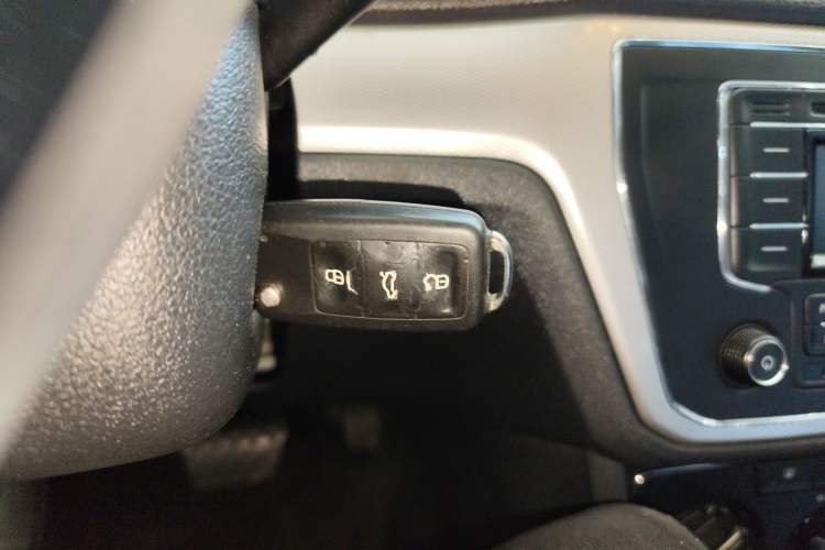 Used Volkswagen Gran Lavida 2015 230TSI DSG Comfort Edition
