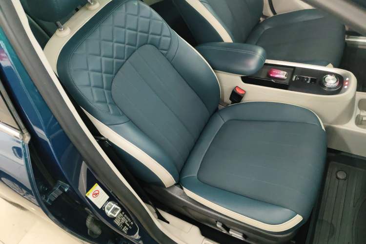 Used ORA Good Cat 2022 Morandi Edition 400km Standard Range Premium Version Lithium Iron Phosphate