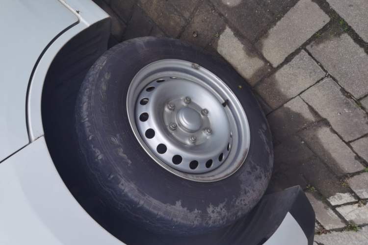 Used Wuling Yangguang 2024 300km Comfort-Grade Passenger Van 60kW