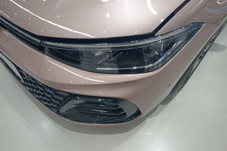 Used Volkswagen Passat 2025 Pro 380TSI Starry Dragon Luxury Edition
