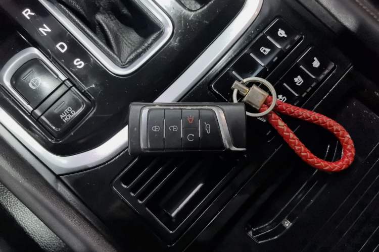 Used GAC Trumpchi GS8 2017 320T Two-Wheel Drive Luxury Smart Connectivity Version (7 Seats)
