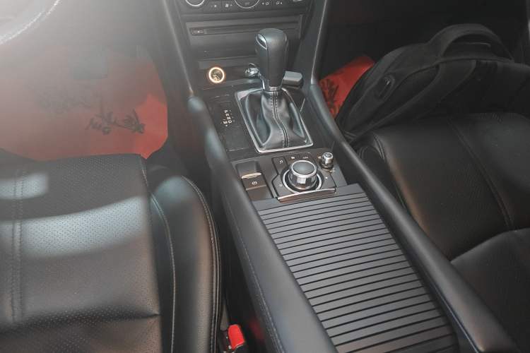 Used Mazda Mazda 3 Axela 2019 Cloud-Controlled Sedan 1.5L Automatic Luxury Model China VI Standard
