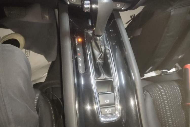 Used Honda Vezel 2015 1.8L CVT 2WD Elite Model
