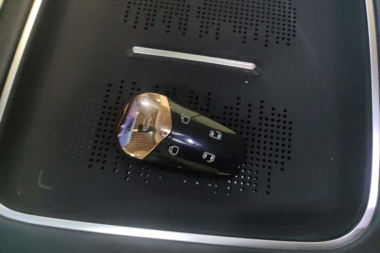 Used VOYAH Dream 2025 PHEV Four-Wheel-Drive Flagship Kunpeng Edition