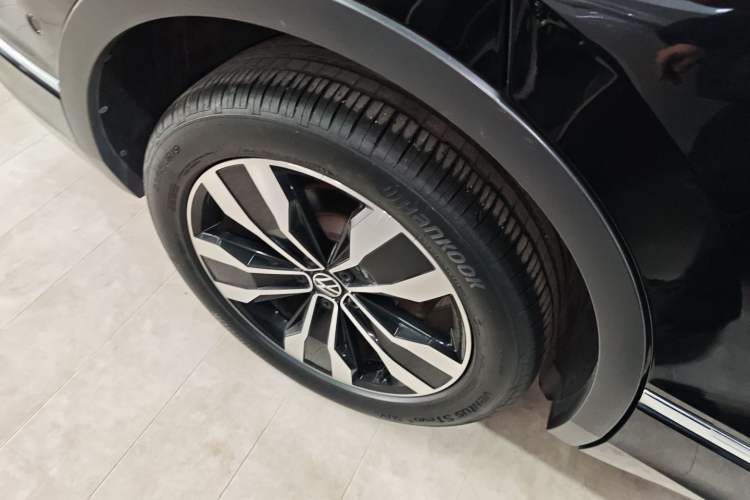 Used Volkswagen Tiguan L 2023 330TSI Automatic Two-Wheel Drive R-Line Enjoyment Edition