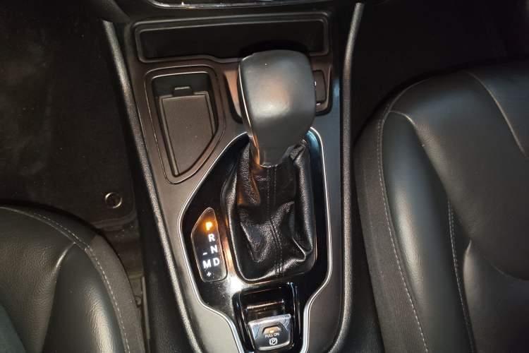 Used  Cherokee 2019 2.0T Two-Wheel Drive Smart Enjoyment Version China V
