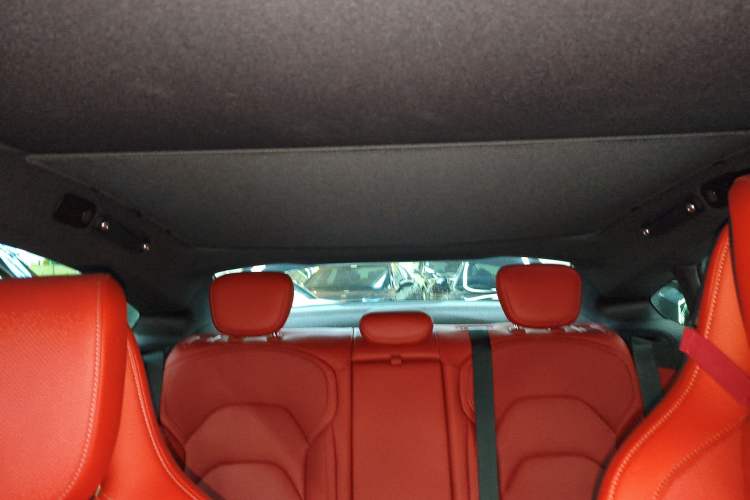 Used  SU7 2024 Rear-Drive Ultra-Long Range Advanced Pro-Level Intelligent Driving Version
