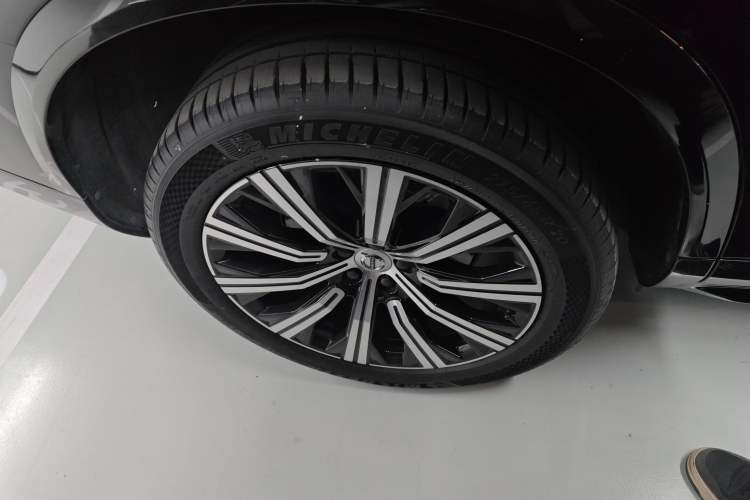 Used Volvo XC90 2023 B6 Zhiyi Luxury Edition 7-Seater
