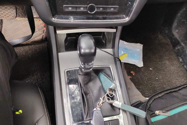 Used Roewe i6 2019 PLUS 1.6L CVT 4G Connected Flagship Deluxe Edition
