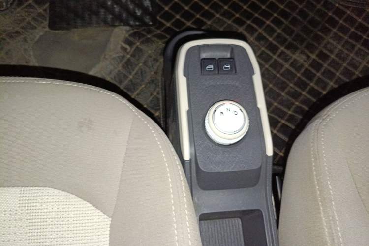 Used Chery QQ Ice Cream 2024 Youth Edition 205km Milkshake