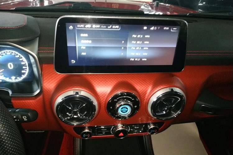 Used  BJ40 2019 PLUS 2.3T Automatic Four-Wheel Drive Premium Edition China VI
